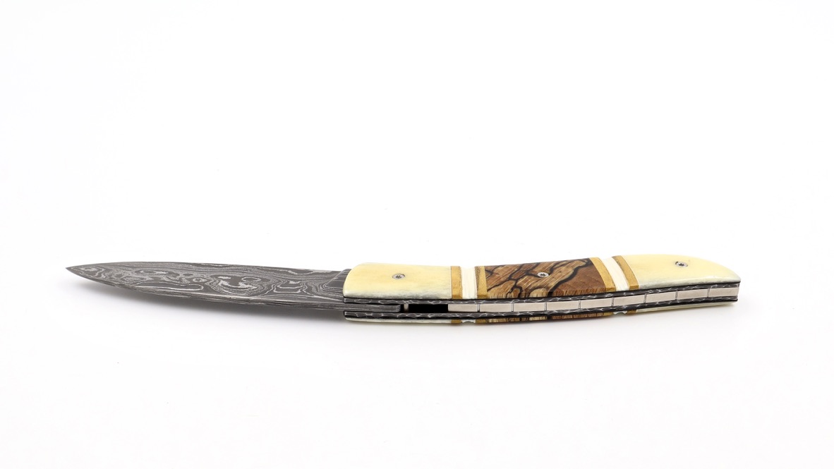 Atelier NÉVÉ Tim Bernard Nordique damascus blade, hammered plates