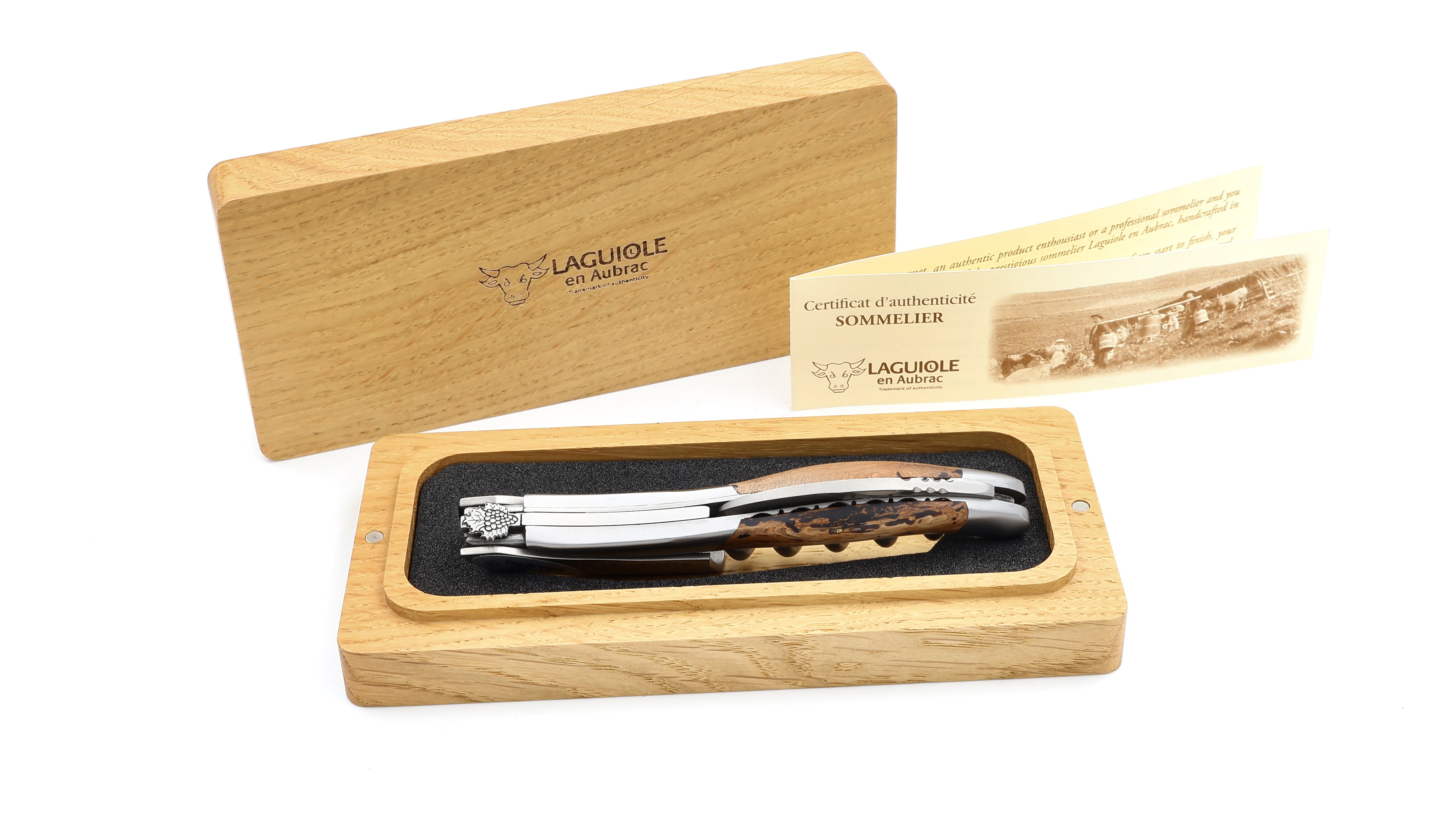 Laguiole en Aubrac Laguiole Sommelier knife wine grape with engraving and engraving bee winegrape 