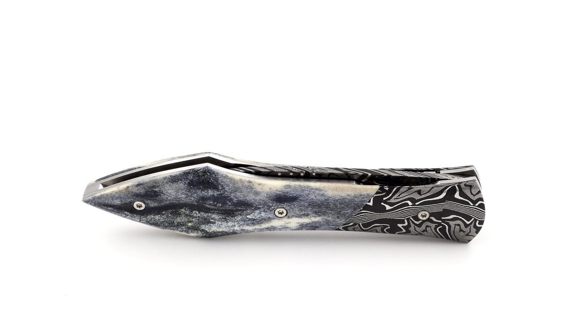 Laraud Blades L’Oegopsyde fossil caribu handforged mosaikdamascus