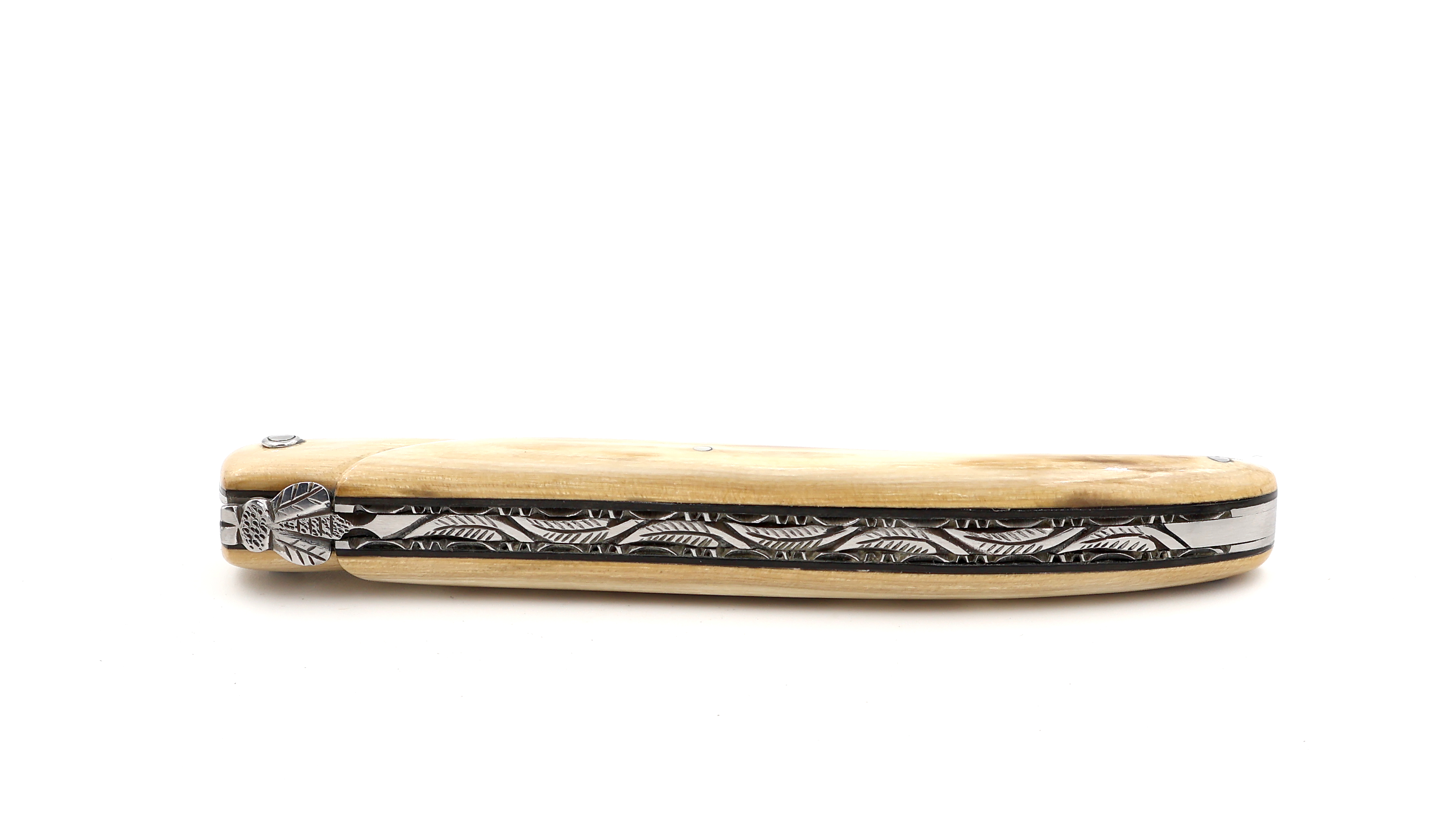 Laguiole en Aubrac Mammoth ivory crust full handle with chiseled plates damascus blade 12 cm