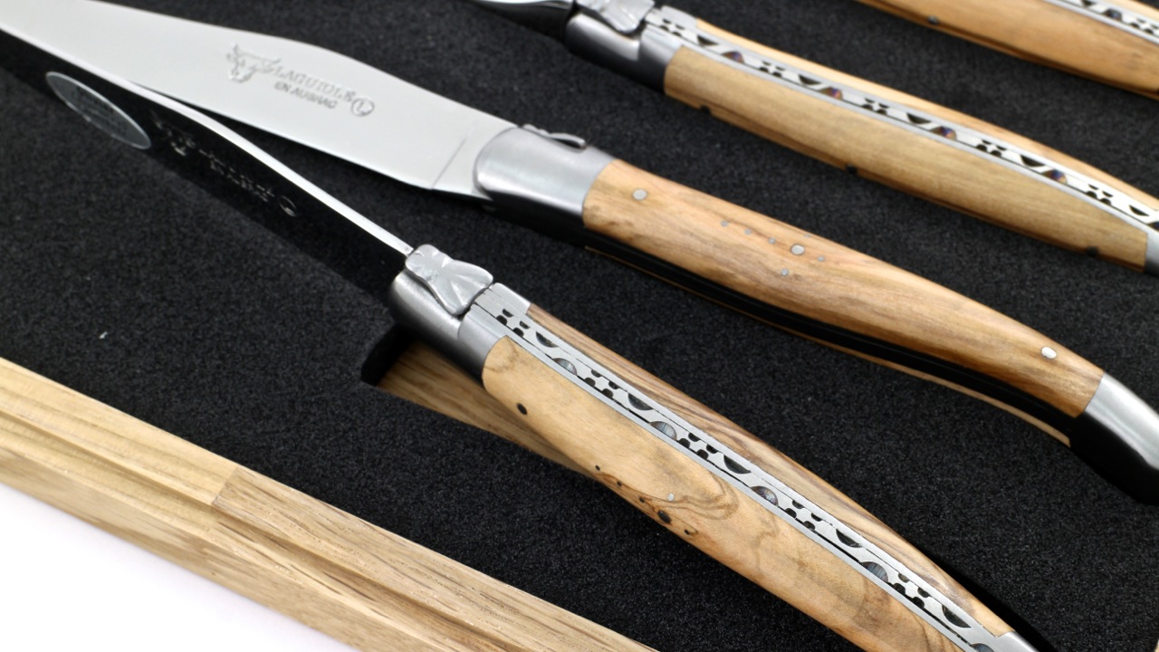 laguiole_en_aubrac_olive_laguiole_besteck_fuer_zwei_personen_02 Laguiole en Aubrac – 4-teiliges Besteckset aus Olivenholz (2 Messer, 2 Gabeln)