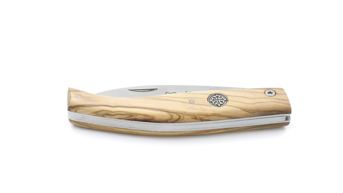 1BF887AC-7347-487C-9697-4123D910FD28_1_105_c AU SABOT Le AUTAN Olive okzitanisches Kreuz