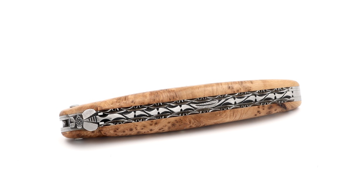 Laguiole en Aubrac damascus full handle juniper wood with double plates 12 cm