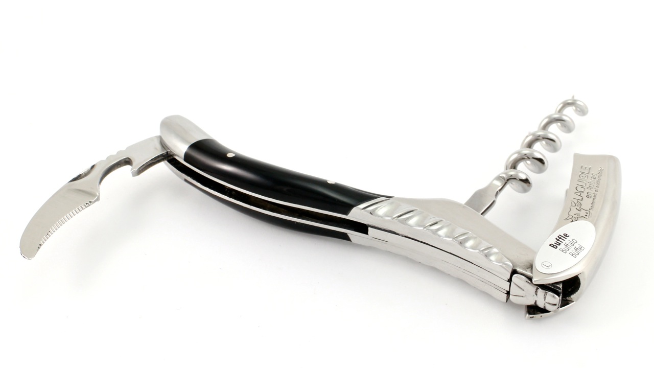 AUBRAC-SOM-BU-FFELHORN-SPIRAL-4 Laguiole en Aubrac Laguiole Sommelier knife Buffalohorn engraving Bosters Torsadé