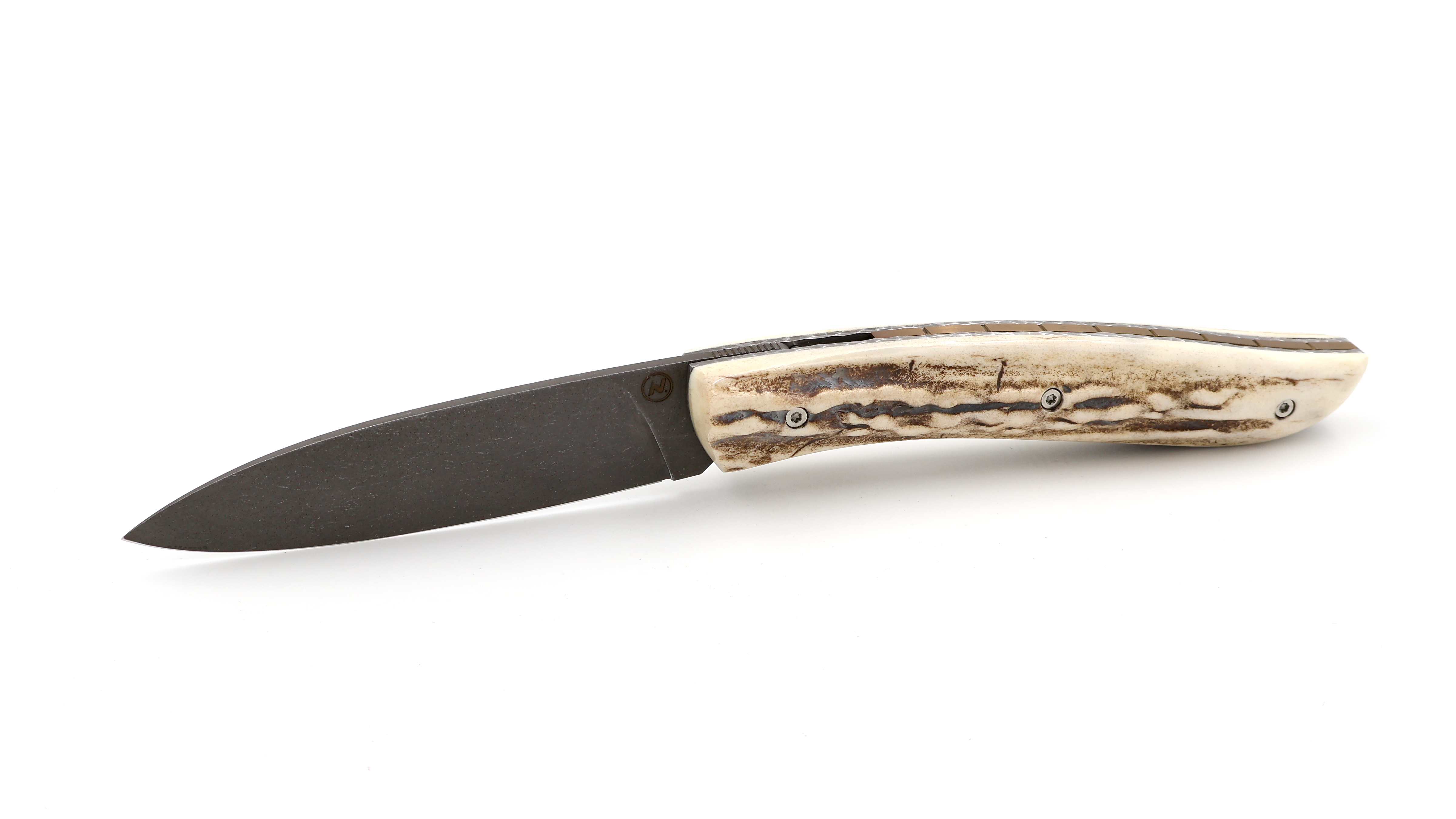 Atelier NÉVÉ Tim Bernard Sambar-staghorn stonewashed blade, hammered plates
