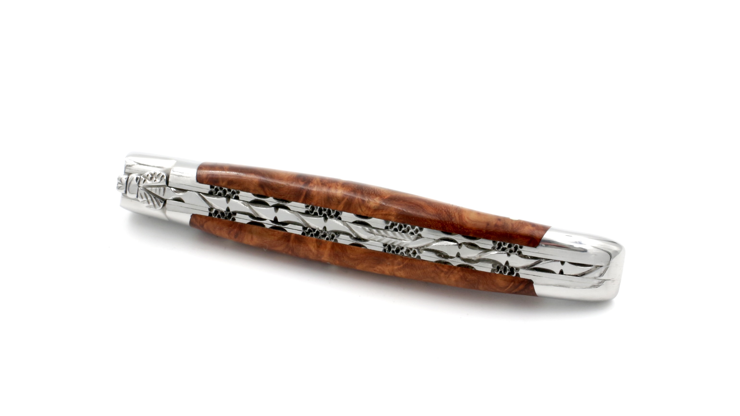 16BDC2B3-FB2F-4E72-BF1E-79833C2ECF4A_1_201_a Laguiole en Aubrac Amboina Wurzelholz poliert Doppelplatine 12 cm
