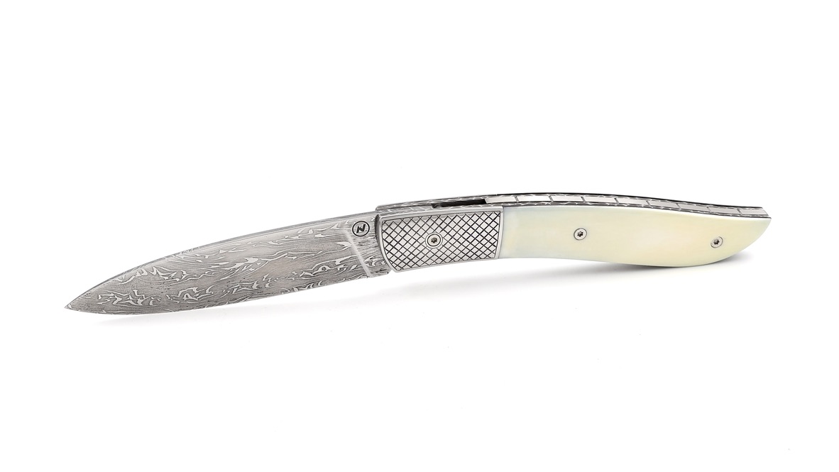 Atelier NÉVÉ Tim Bernard warthog ivory with mosaik damascus blade 