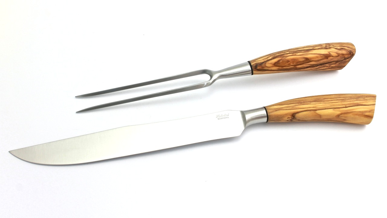 Saladini carving Set of 2 olivewood