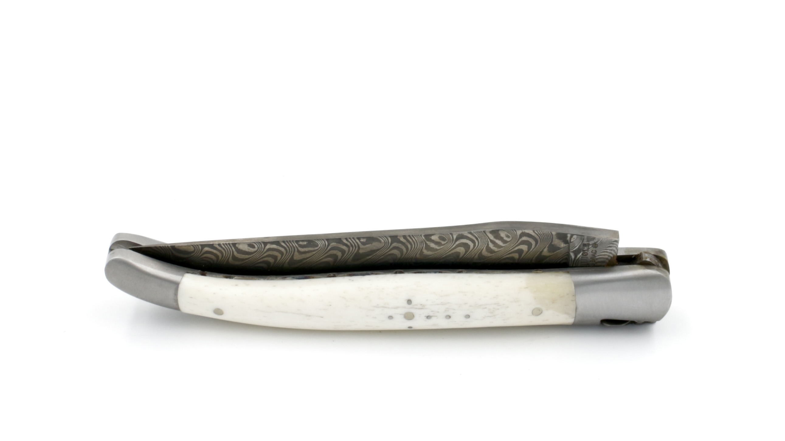 AB651957-C5E2-4539-85DC-F8EF33E0DFE8_1_201_a Laguiole en Aubrac  DSC® Carbon Damast Knochen guillochierte Platine 12 cm