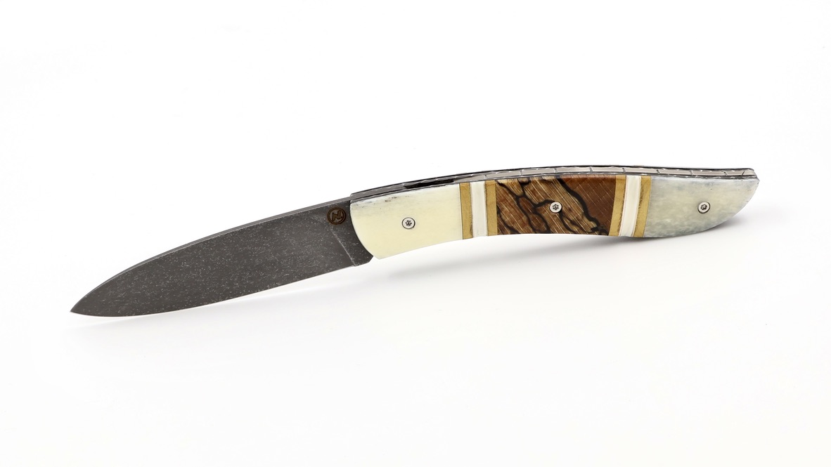 Atelier NÉVÉ Tim Bernard Nordique stonewashed blade, hammered plates