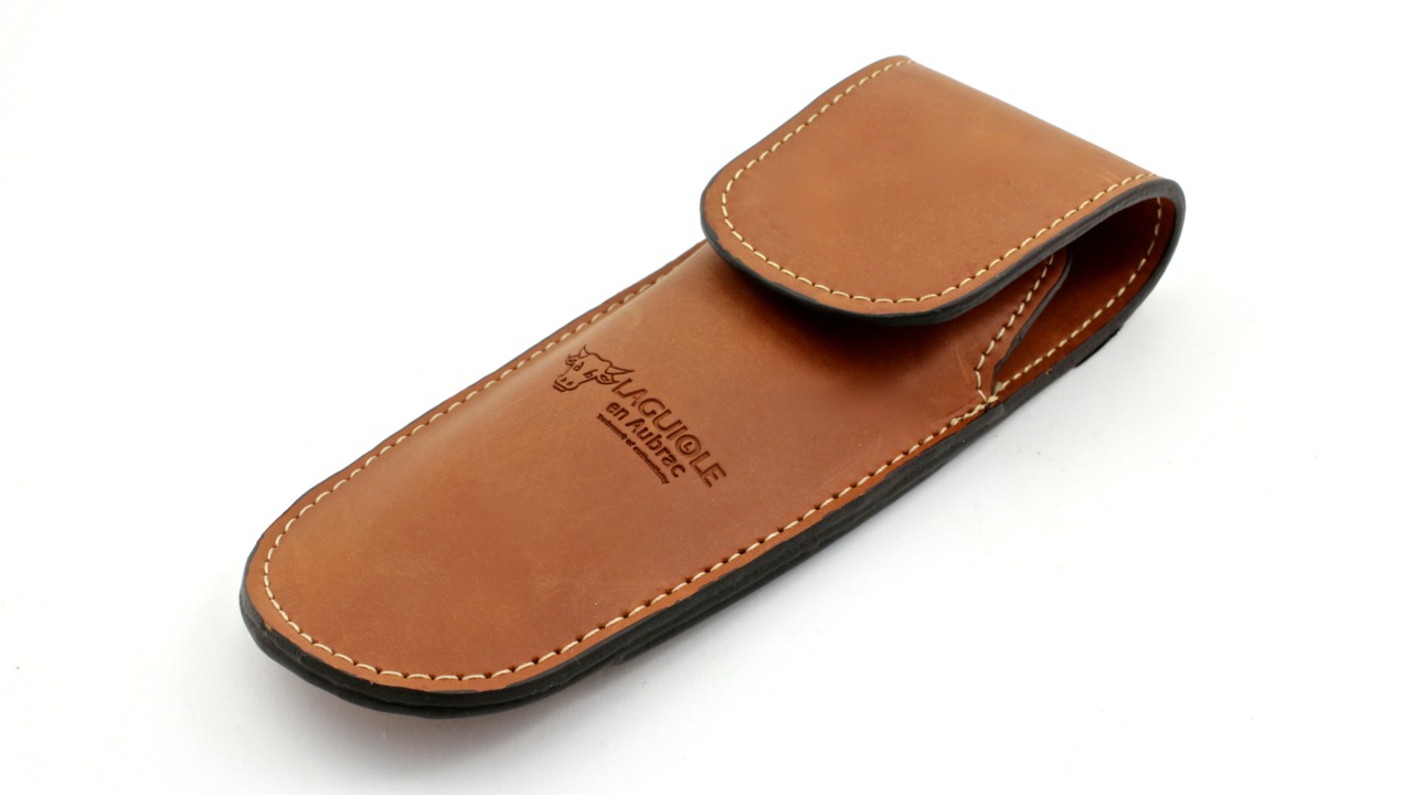 IMG_0279 Laguiole en Aubrac Capucin Olive 13 cm inklusive Gürtel Etui