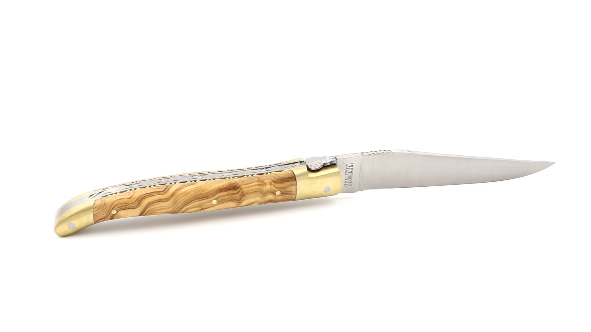 Laguiole en Aubrac doubleplate knife Olivewood brass plates 12 cm