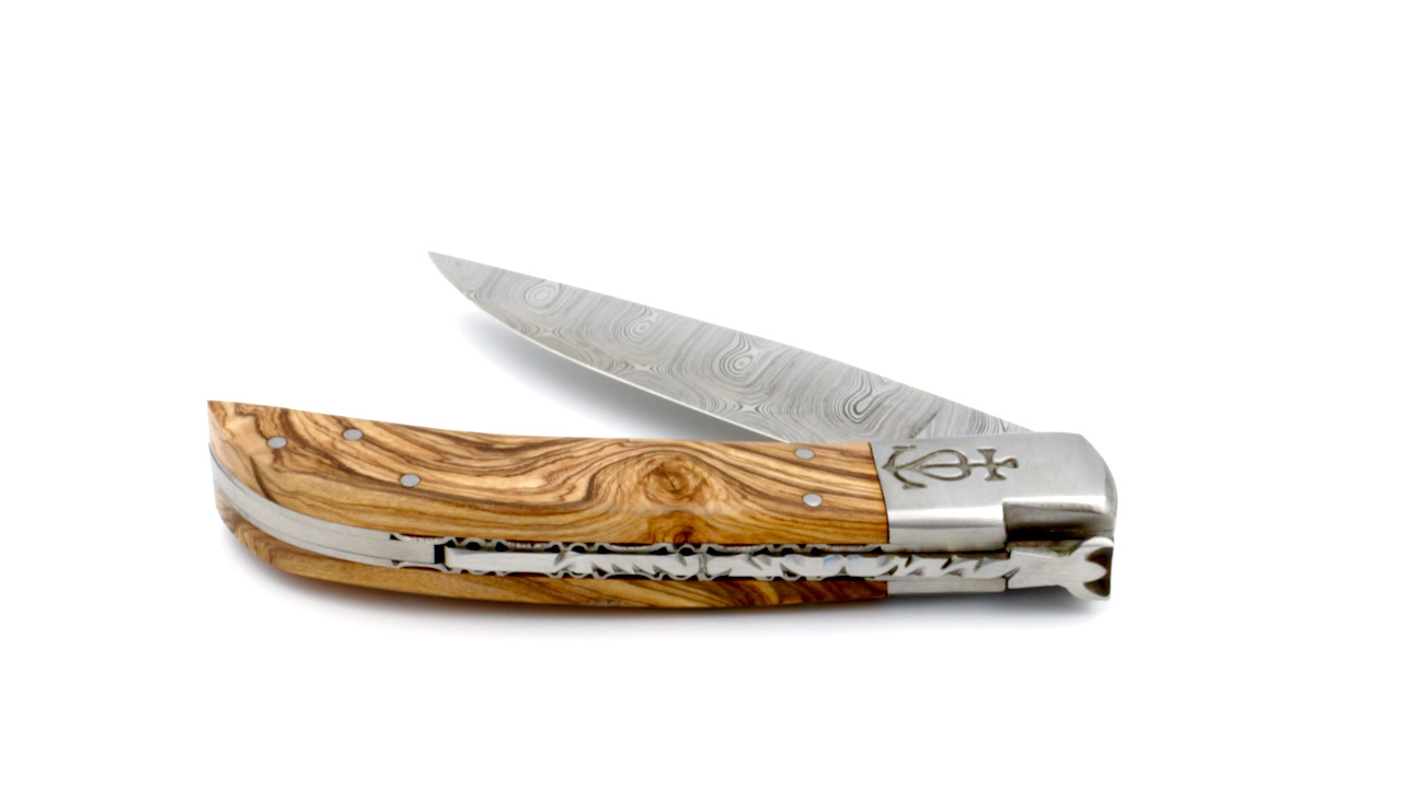 IMG_3038QyyoJ0O0JlN41 Le Camarguais Olive guillochiert Damast 12 cm