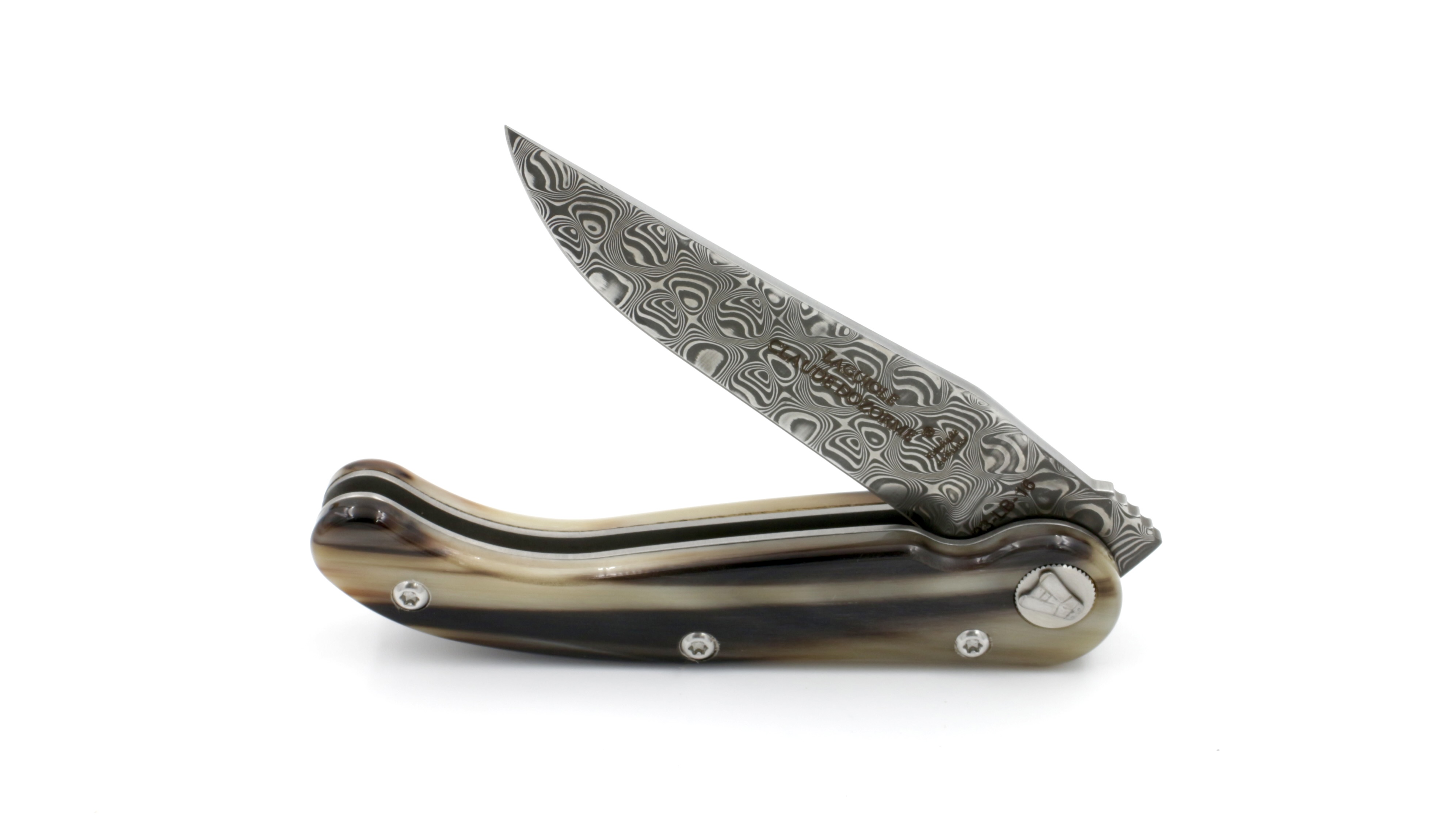 E5808350-AD3A-4855-8998-09930567D323_1_201_a Claude DOZORME Laguiole BAROUDEUR horn tip damascus blade