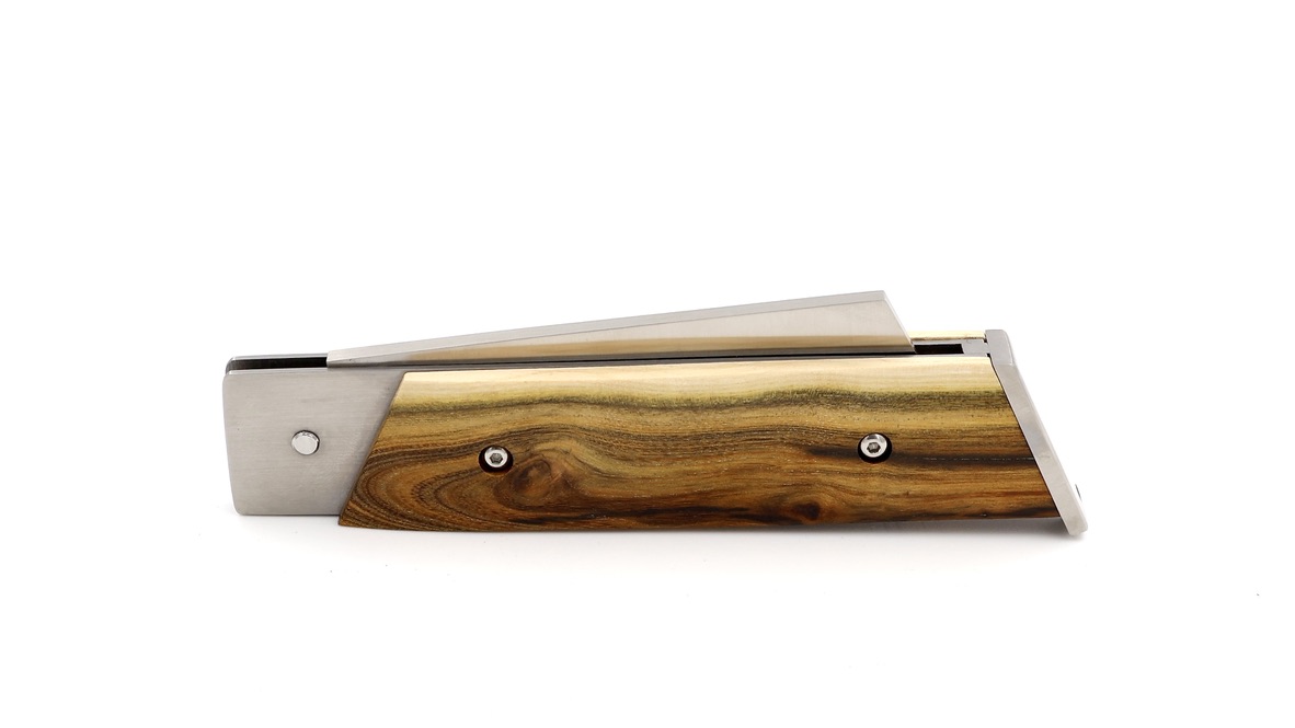 NEPTUNIA DORRY 12 cm pistachio wood