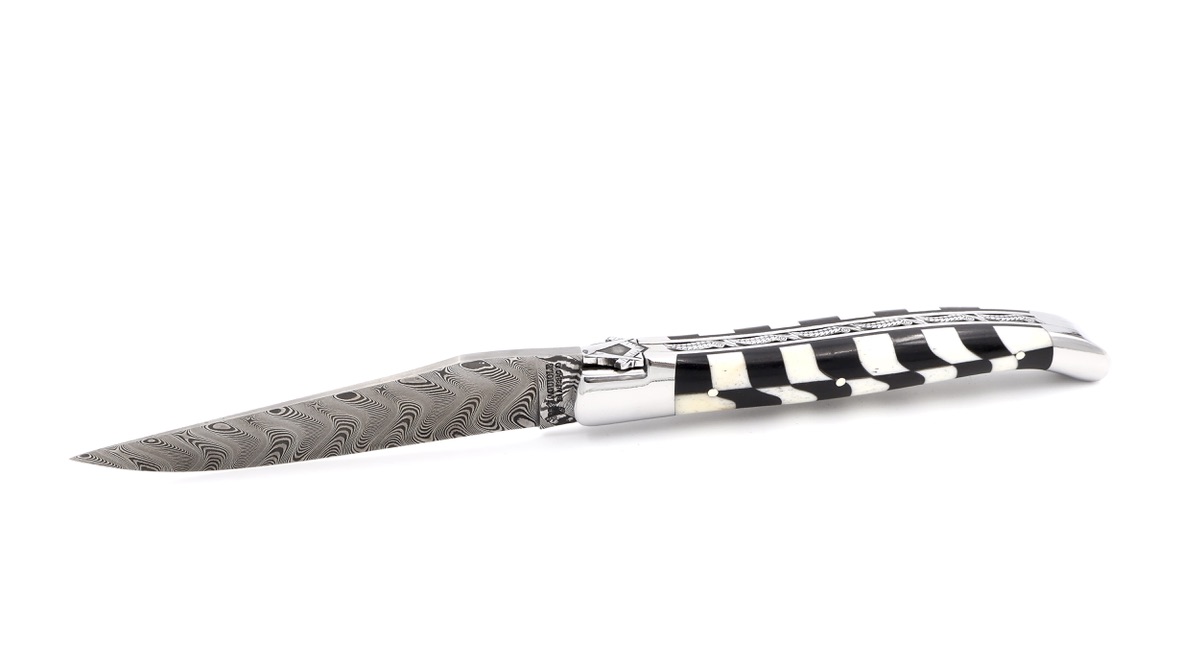 Laguiole en Aubrac Freimaurer Knochen/Ebenholz Marqueterie DSC® Carbondamast 12 cm Laguiole en Aubrac Freimaurer Knochen/Ebenholz Marqueterie DSC® Carbondamast 12 cm