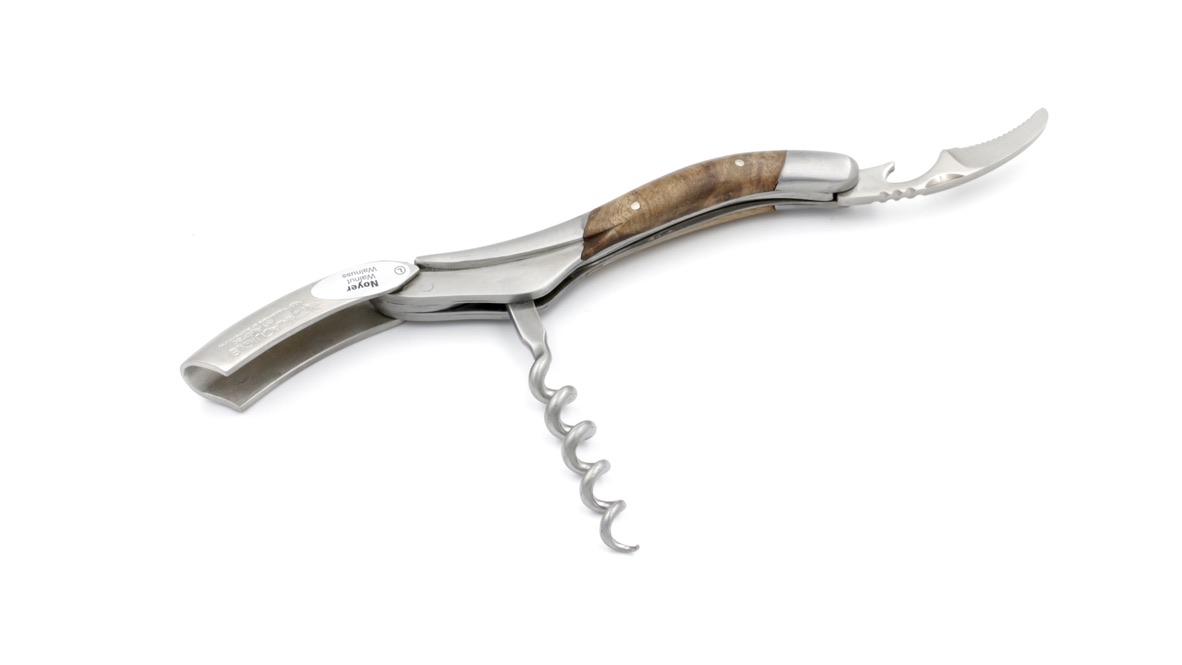11217FD2-C3DD-4E43-9C62-77D0D63B30D8_1_105_c Laguiole en Aubrac Laguiole Sommelier knife walnut wood