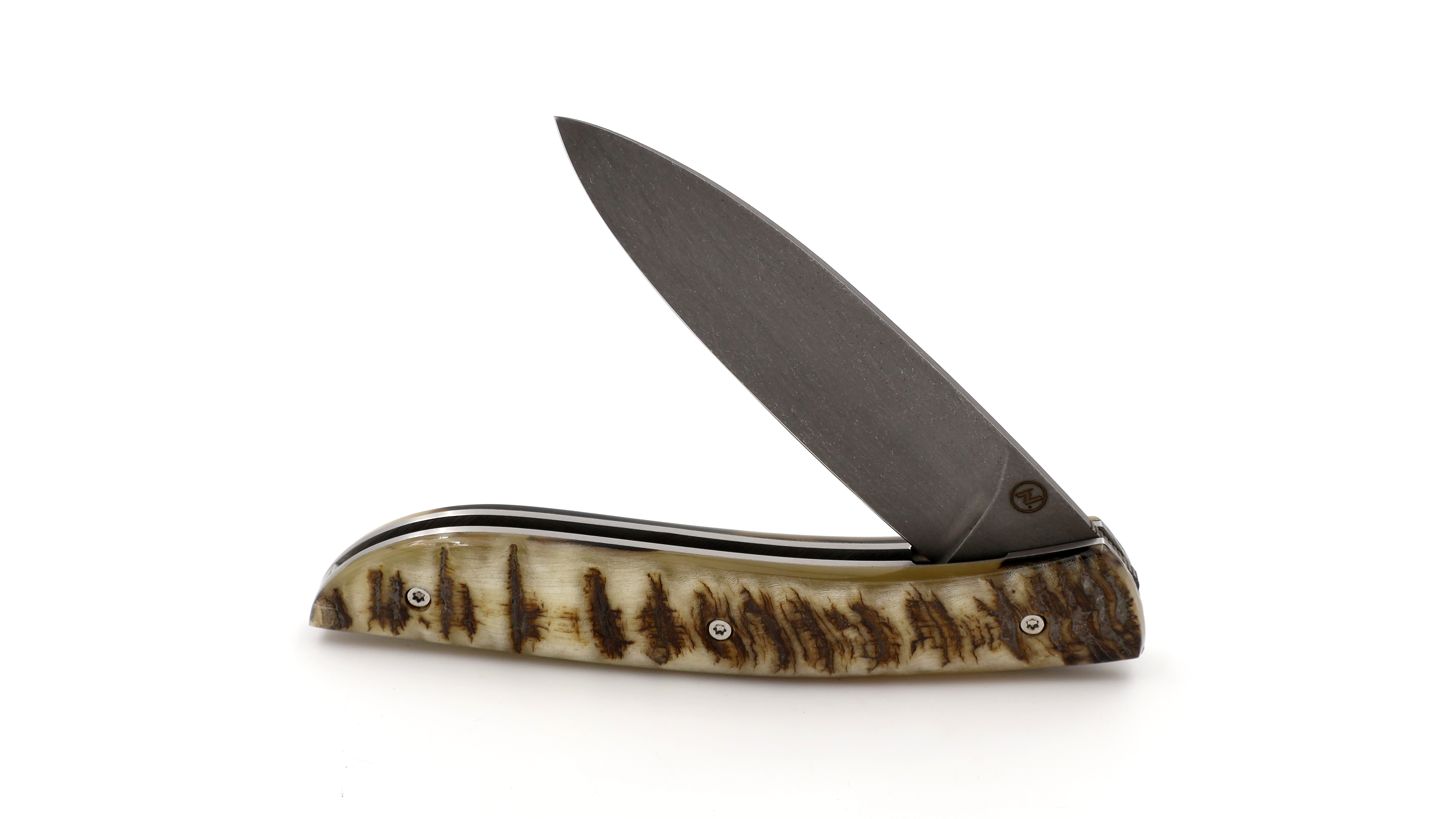 Atelier NÉVÉ Tim Bernard ram horn crust stonewashed blade